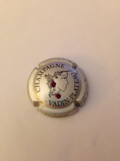 CAPSULE DE CHAMPAGNE VADIN PLATEAU No20aa CUVEE AURELIE AVEC 2 STRASS ROUGE RARE