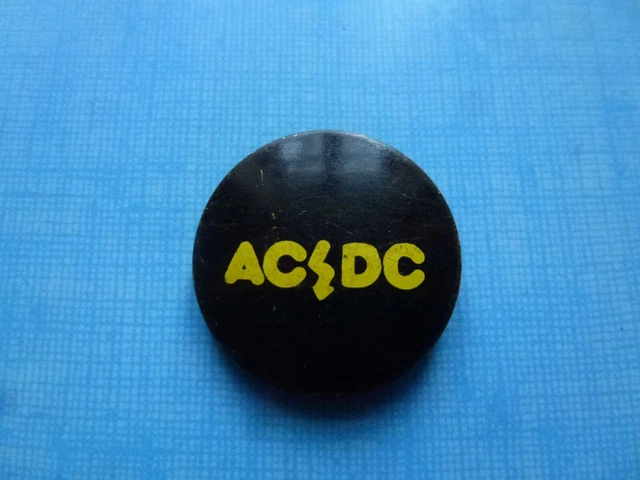 RARE BADGE ORIGINAL vintage AC/DC 1er logo métal pin's AC / DC ACDC EUR ...