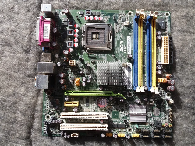 Carte Mère FOXCONN 965M03A1-Q-8KS2H Socket 775 - D'occasion, Mais Fonctionnelle