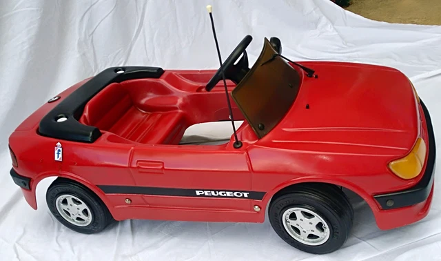 voiture à pédales ancienne Peugeot 306 cabriolet