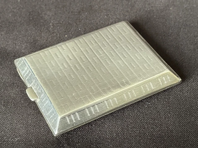 Antique Art Deco Solid Silver Match Safe Matchbook Cover. Mappin & Webb. 1922 Antique Art Deco Solid Silver Match Safe Matchbook Cover. Mappin & Webb. 1922