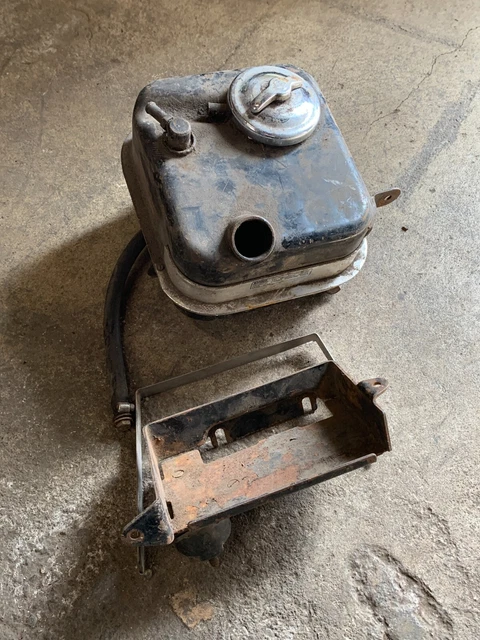 Harley Davidson 1970s 80s Shovelhead Oil Tank & Battery Tray FX Harley Davidson 1970s 80s Shovelhead Oil Tank & Battery Tray FX