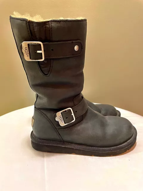 UGG 5678 BLACK LEATHER KENSINGTON MID CALF SHEEPSKIN LINED Buckle Strap SIZE 5