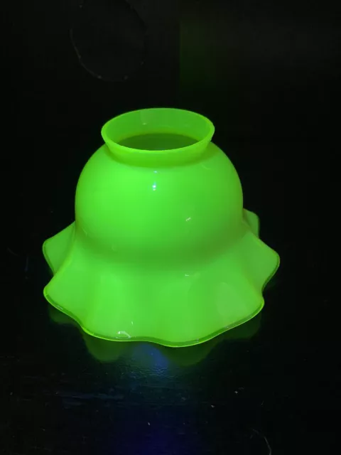 Antique Vintage Uranium Vaseline Glass Opalescent Tulip Lamp Light Shade