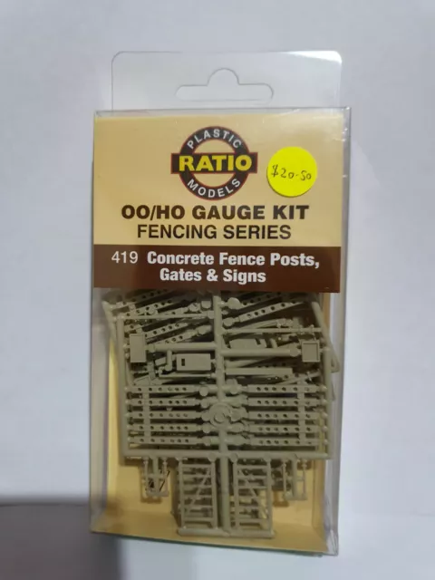 Ratio 419 Concrete Fence Posts, Gates and Signs kit OO scale