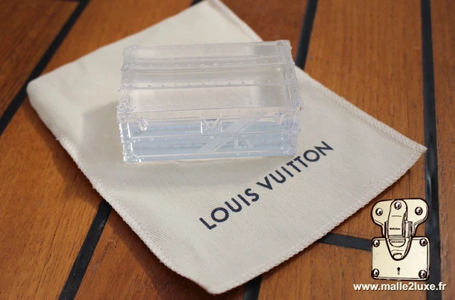 Louis Vuitton VIP Crystal Paperweight - Presse Papier Cristal Logos BNIB!