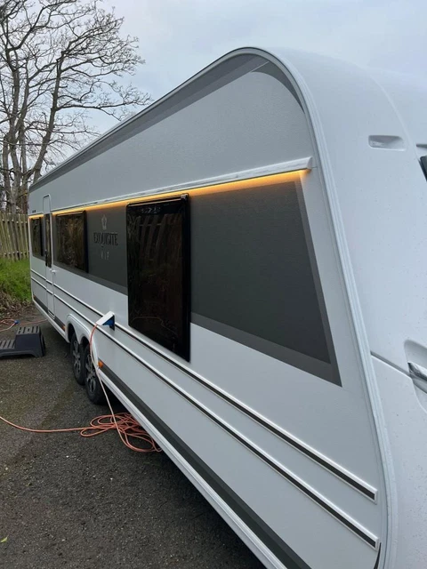 Lmc 695 island bed in stock