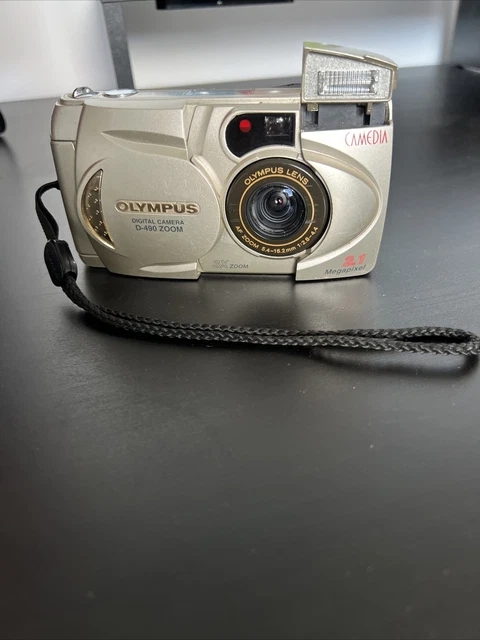 Olympus CAMEDIA D-490 Zoom 2.1MP Digital Camera, Memory Card, Tested & Working