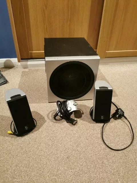 LOGITECH Z 2300. Thx 2.1 Speakers and Subwoofer Collection In
