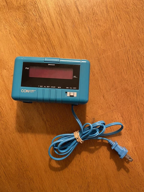 HTF Rare Vintage Conair Blue Alarm Digital clock Model CL1001 120V Tested
