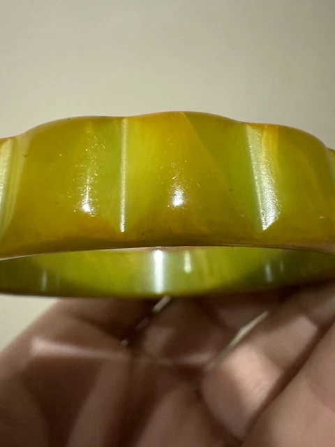 Vintage Bakelite Bracelet w/ Lovely Green Olive Marble Streak Colouration 23g