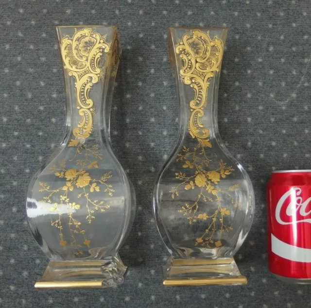 paire de vases Baccarat en cristal émaillé or 19ème modèle Louis XV rocaille