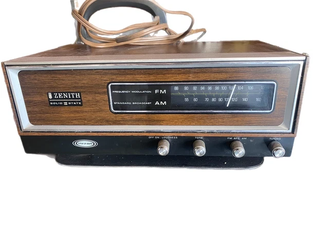 VINTAGE RADIO ZENITH Circle of Sound AM/FM. Model No. B421 WORKING £39. ...
