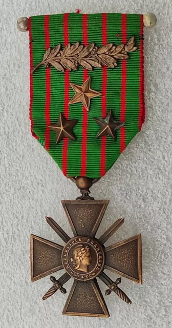 CROIX DE GUERRE guerre 1914-1916  1 palme & 3 étoiles sur le ruban  MEDAILLE WW1