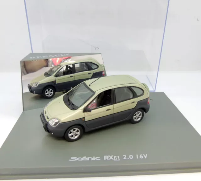 Gc0828 Universal Hobbies / Renault Scenic Rx4 16V 2002 1/43