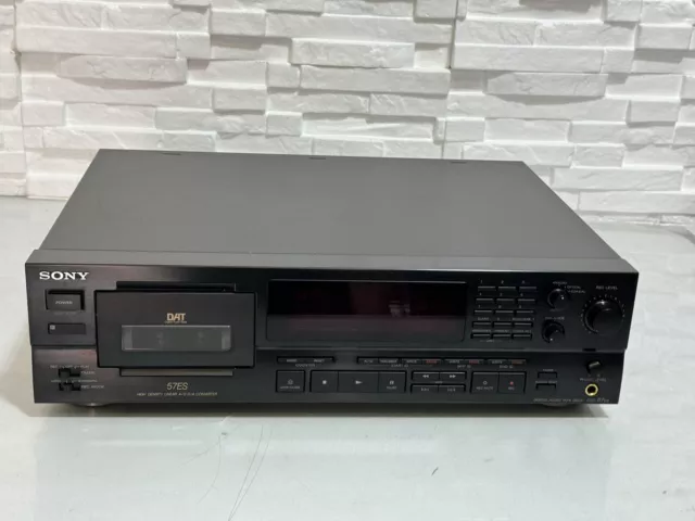 Sony DTC-57ES High-End DAT-Recorder in schwarz gebraucht ohne Fernbedienung