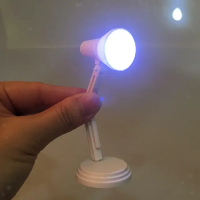1/6 Miniatures Mini lampada da scrivania a LED per accessorio Blythe Dollhouse