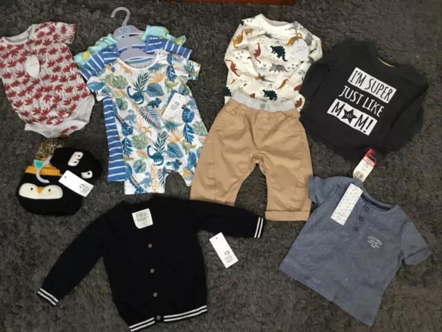 Pacchetto vestiti bambino 6-9 mesi nuovo con etichette