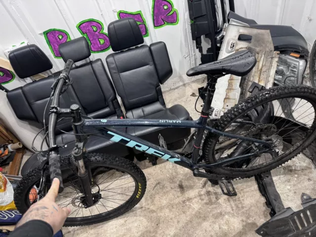 Evans cycles trek online marlin 6