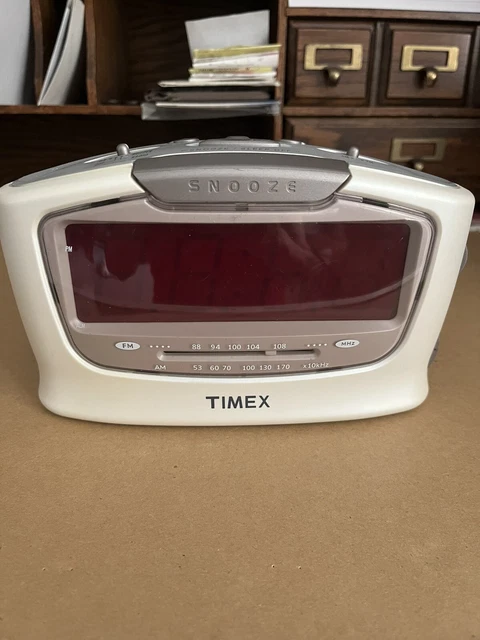 TIMEX ALARM CLOCK JUMBO DISPLAY AM/FM Radio White Model T254W Dimmable ...