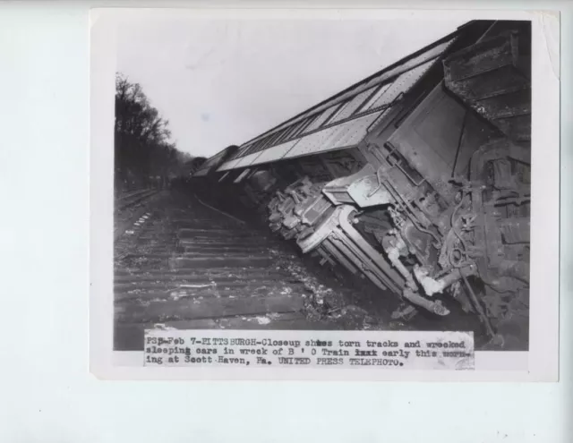 Pittsburgh Penn Original Photo Train Wreck Vintage 7 1/8 X 9 Inch Railroad 1956