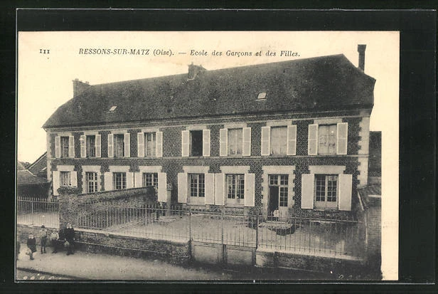 CPA Ressons-sur-Matz, Ecole des Garcons et des Filles
