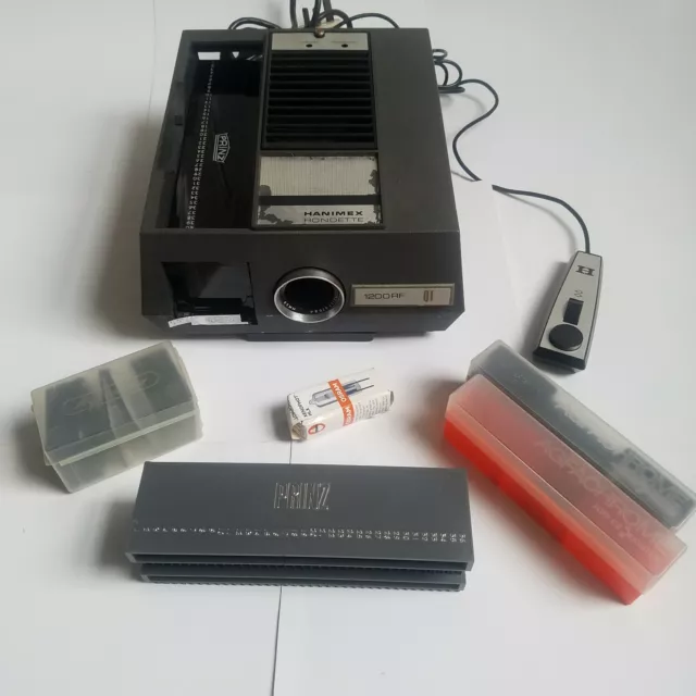 Hanimex Rondette 1200 RF 35mm Slide Projector & Remote - Needs Bulb