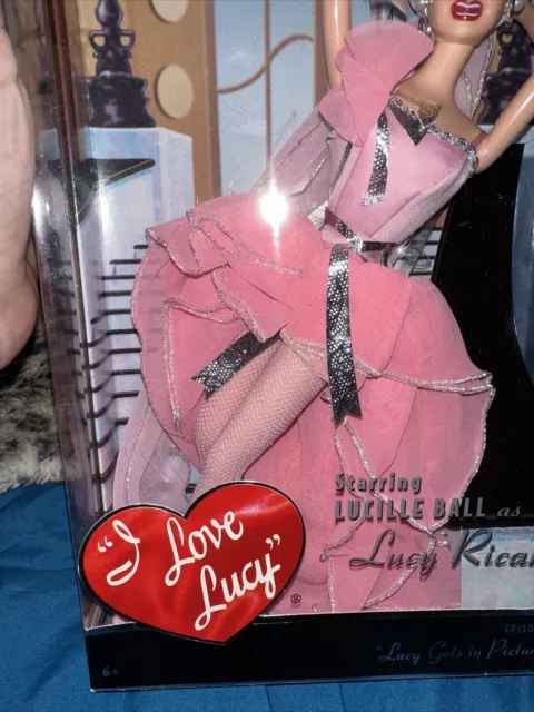 I Love Lucy Barbie Collector Doll Episode 116 “Lucy Gets In Pictures” Unopened 3