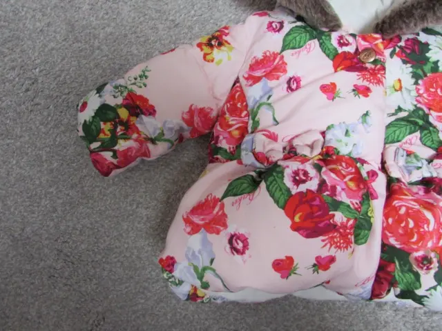 Beautiful Ted Baker baby girls 0-3 months floral winter coat - Very good con 3