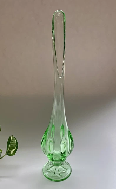 VIKING GLASS 13.75& Uranium Spring Green * Epic 6 Six Petal * Bud Swung