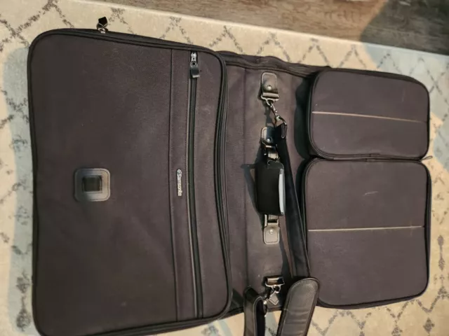 Samsonite Black 22" Wheeled Carry On Garment Bag w/Compartment - Rolling Luggage