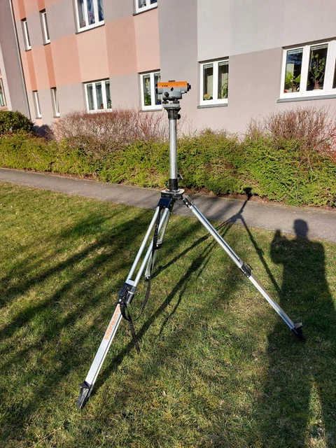 Nivellierstativ  Laserliner  Stativ  für  Nivelliergeräte  oder  Laser