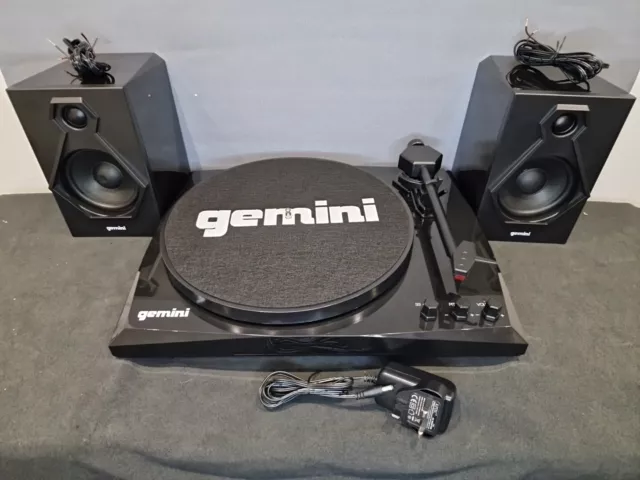 Gemini TT900 Bluetooth Turntable System With Stereo Speakers