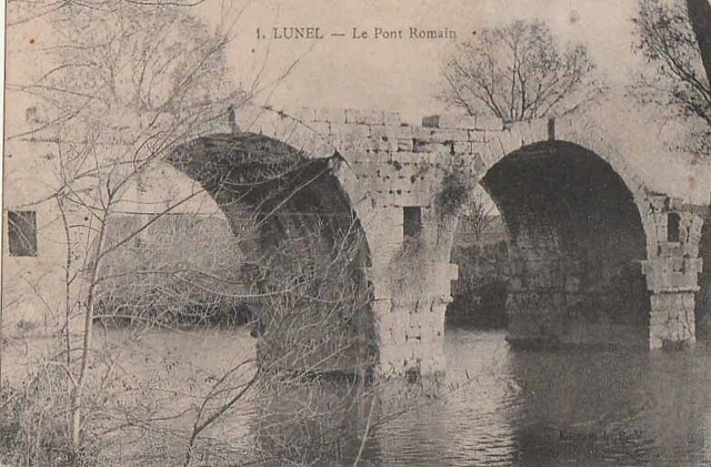Old postcard Le Pont Romain - LUNEL (Hérault)
