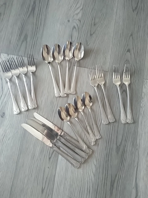 Juego de 24 cubiertos utensilio de acero inoxidable sin marca para cuatro