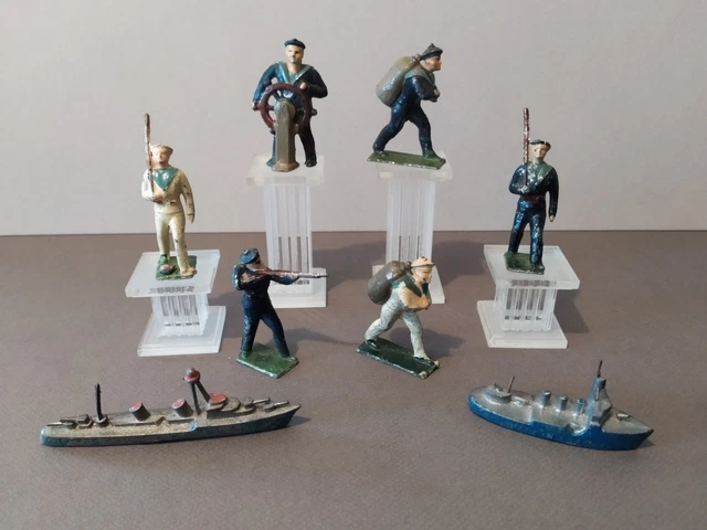 7 Bateaux De Guerre En Plomb Creux LR Louis Roussy - Anciens Originaux