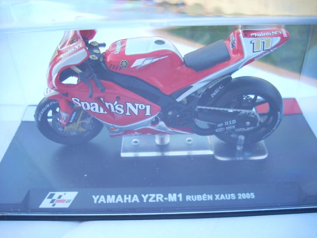 Yamaha Yzr -M1 Ruben Xaus 2005 Échelle 1  24
