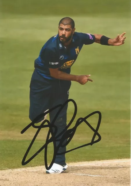 WARWICKSHIRE CRICKET: JEETAN PATEL SIGNED 6x4 ACTION PHOTO+COA