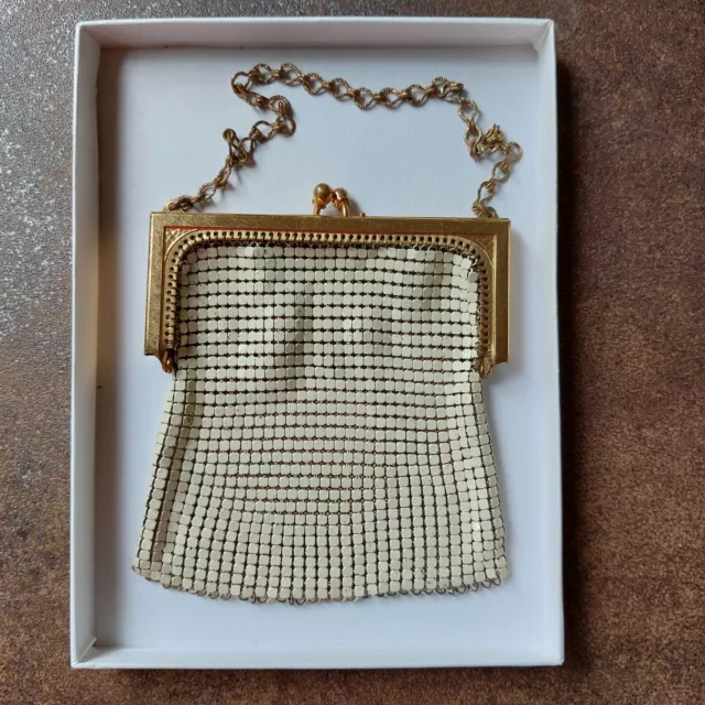 Vintage white & gold chain mail small bag / coin purse, 1960s