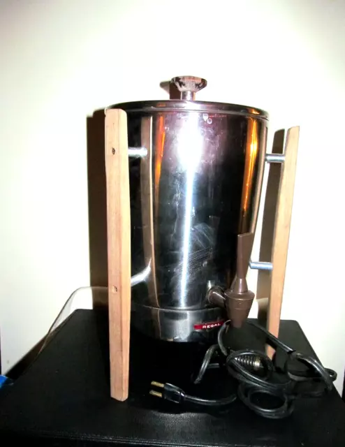 Regal Ware 1330 Atomic Bullet Rocket 30 Cup Coffee Electric Percolator  preowned