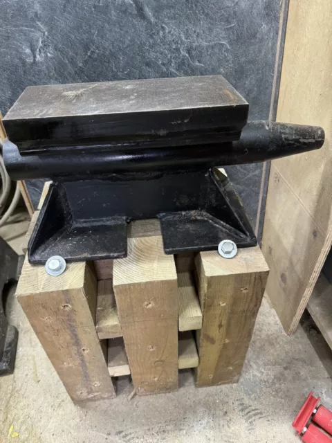 blacksmith anvil and stand