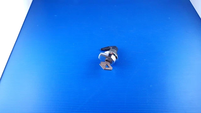 Poignée serrure barillet de coffre ou malle pour véhicule RENAULT d'origine