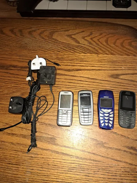 Old Nokia Mobile Phones +4 Items