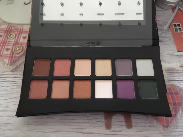 Palette Artistry Illamasqua NEUVE  Avec Sa Boîte