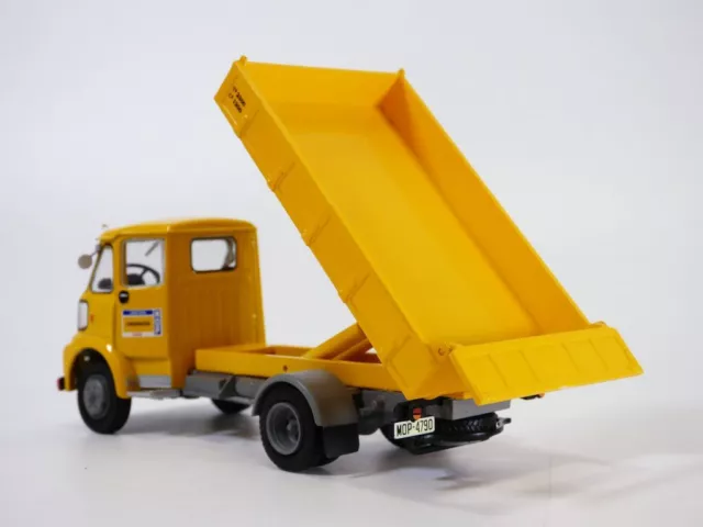 Camion benne SAVA BMC MOP 1962 1/43