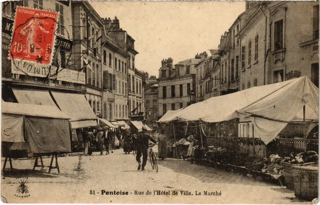 CPA Pontoise Rue de l'Hotel de Ville, Le Marche FRANCE (1308598)