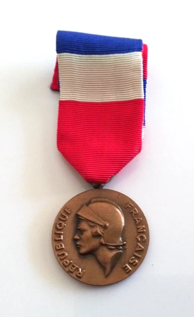 Medal Honneur Work Dedication Department Of La Defence REF77434