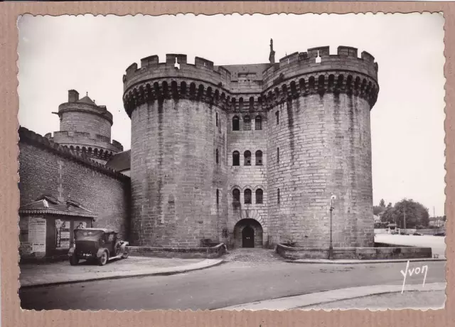 Carte Postale Cpsm Noir & Blanc / Alencon Chateau Des Ducs D'alencon