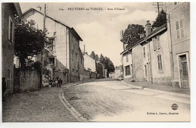 BRUYERES  - Vosges - CPA 88 - la rue d' alsace