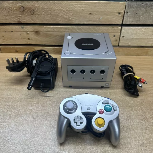 Nintendo GameCube Console Silver Platinum Controller Bundle PAL